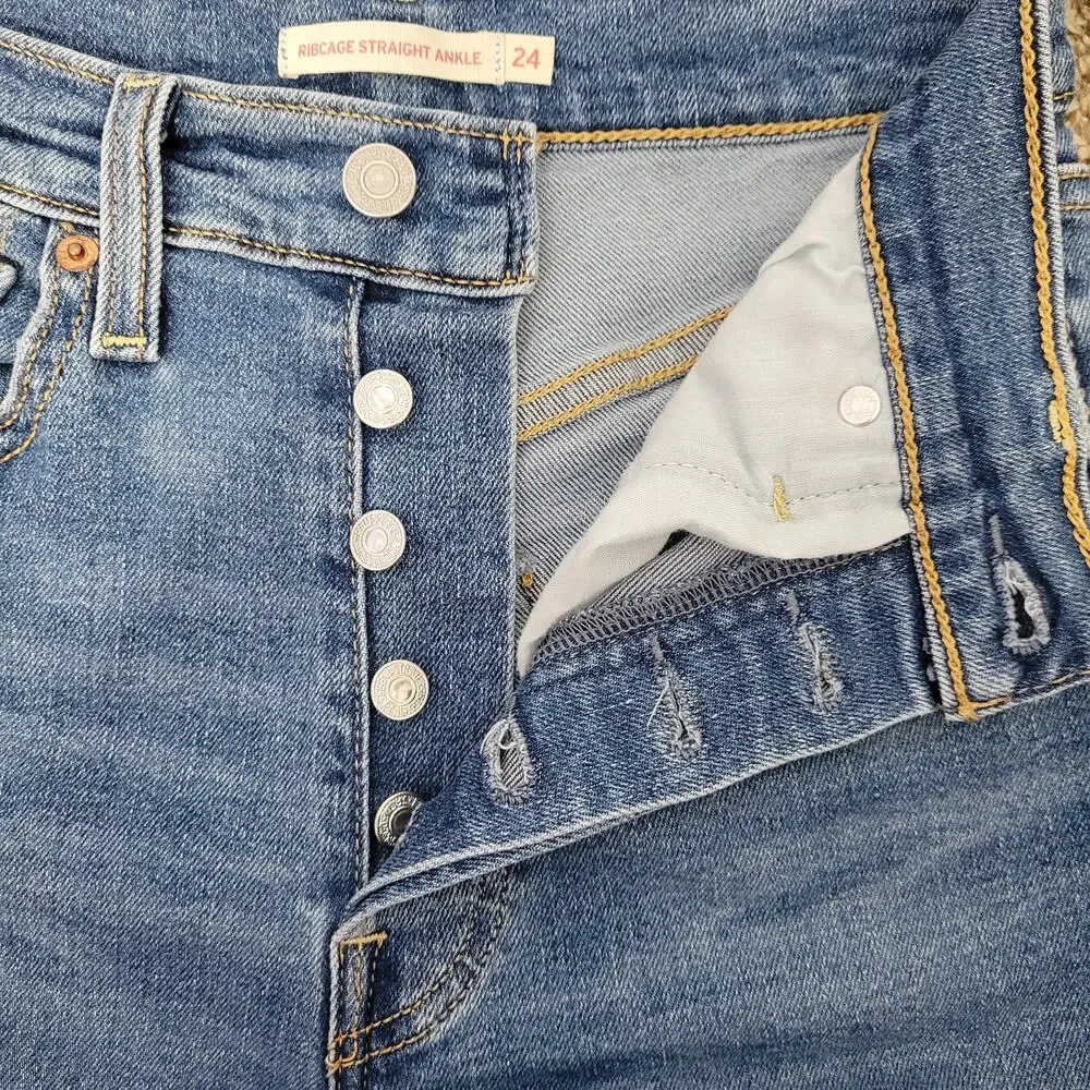 Levis levi ribcage